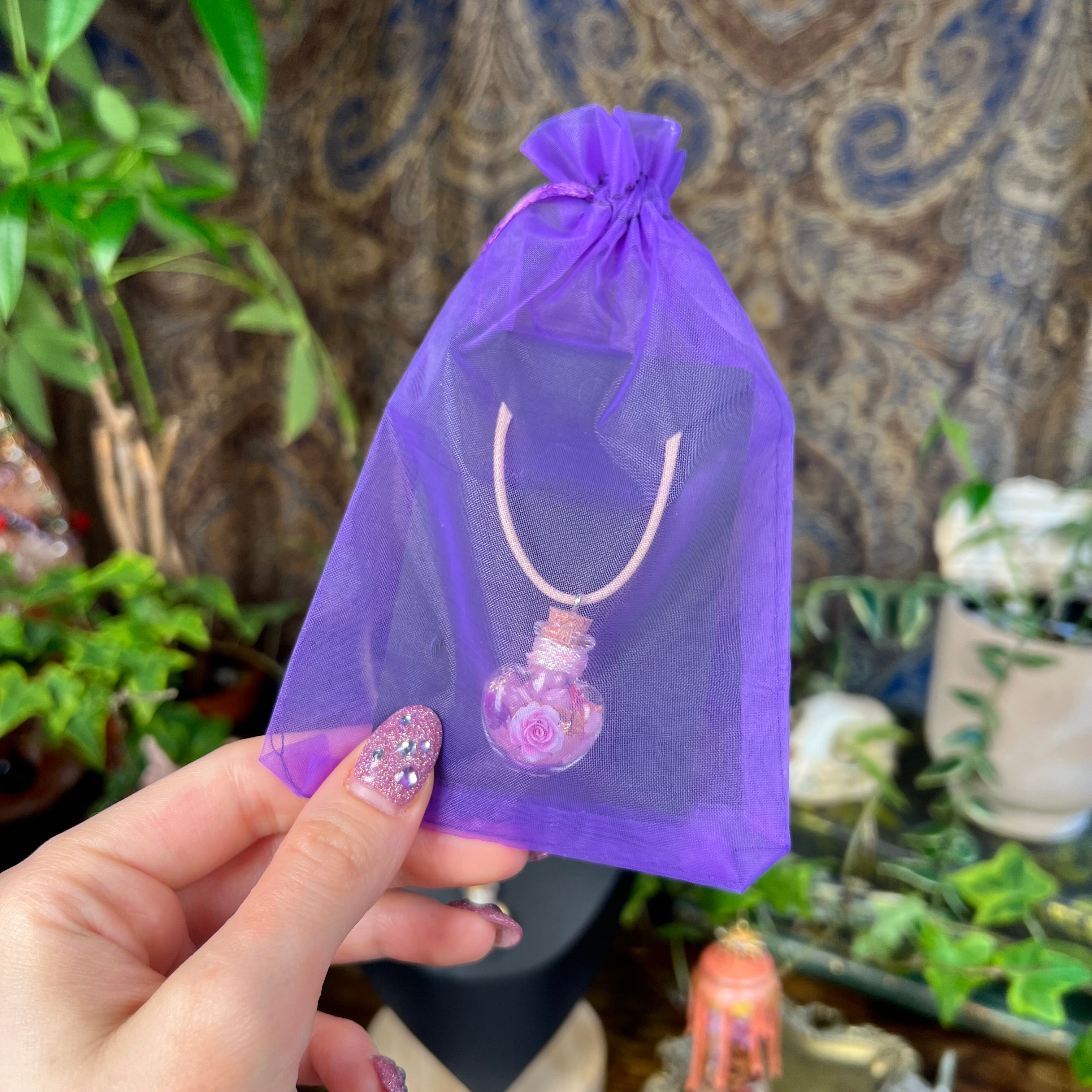 Love - Aphrodite Kiss Spell Jar Necklace