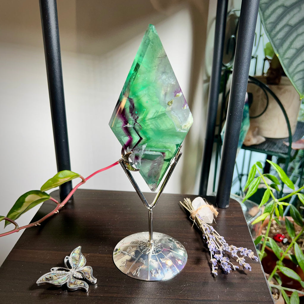 Fluorite Diamond Stand