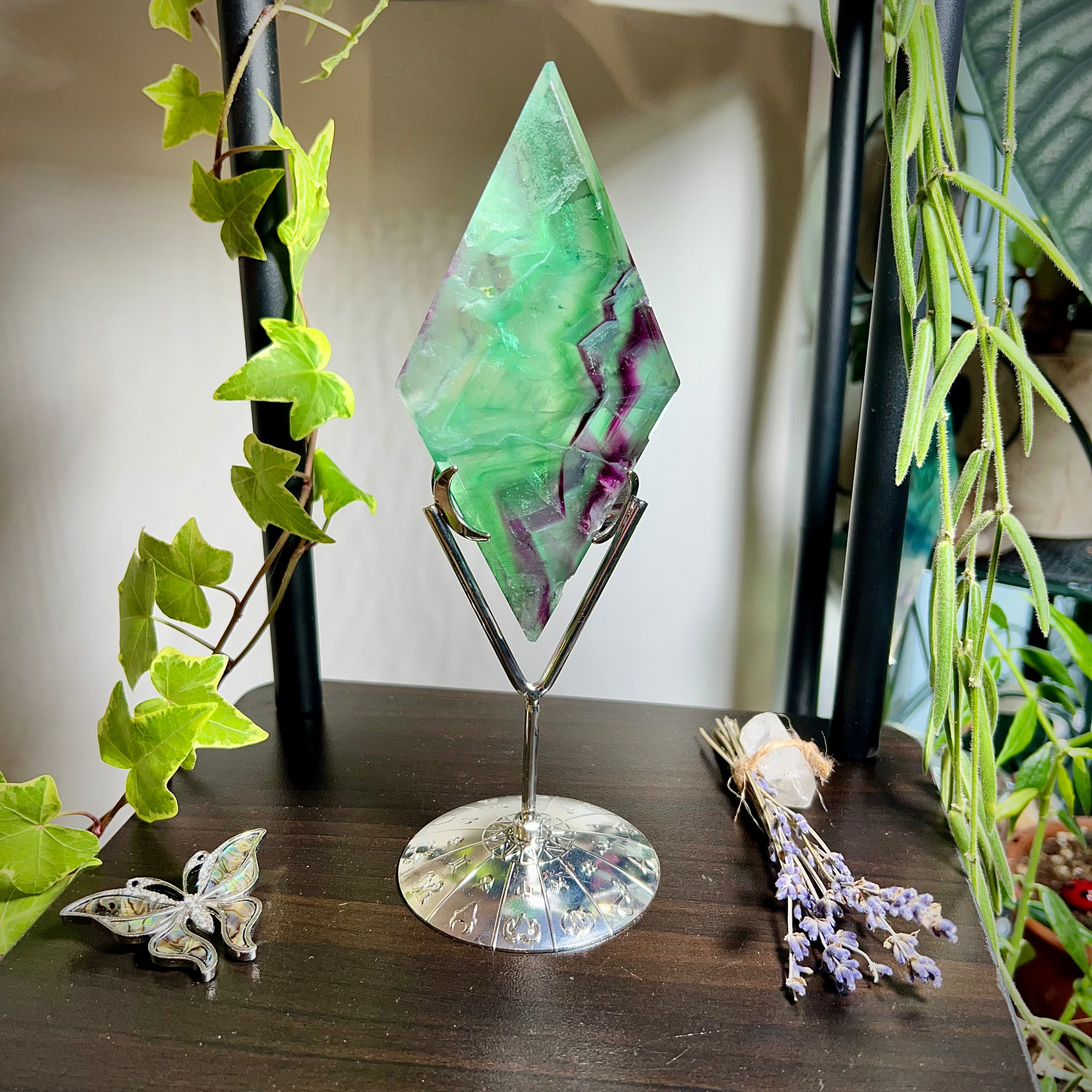 Fluorite Diamond Stand